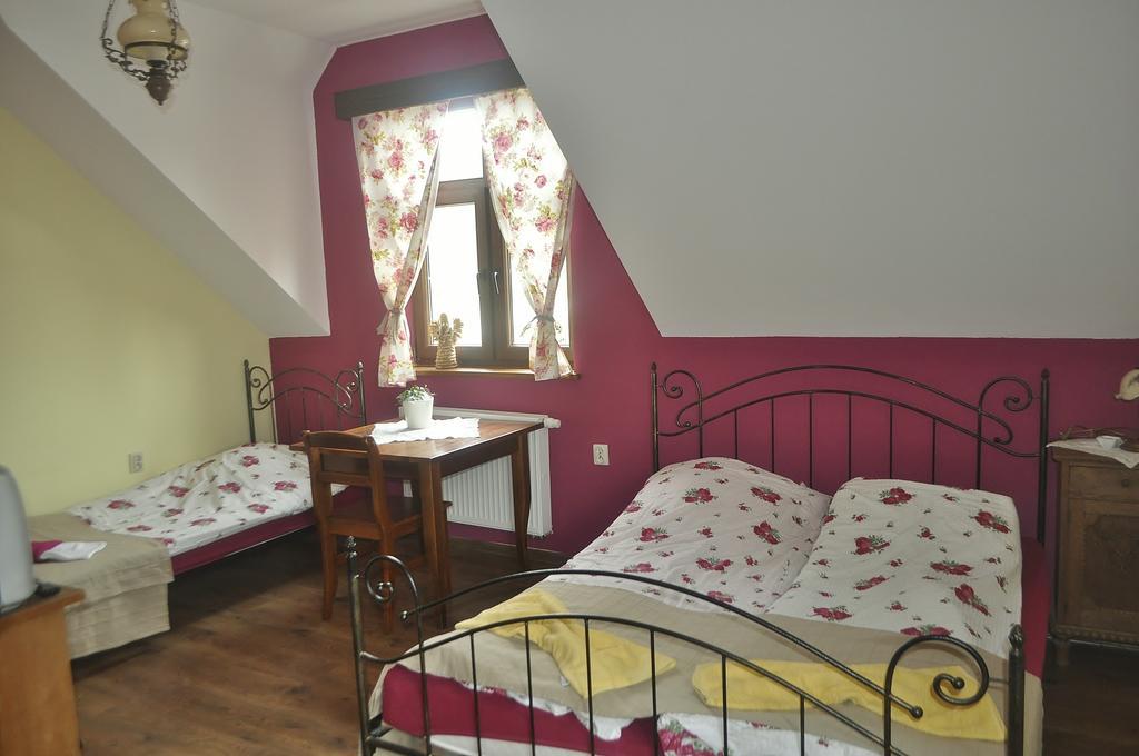 Karczma Brzeziniak Bed & Breakfast Cisna Exterior photo